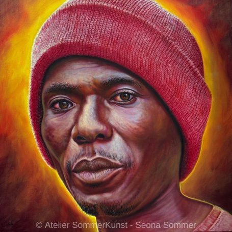 Ölporträt: Ein junger Tansanier vor einem feurigen Hintergrund und mit einer roten Strickmütze blickt uns direkt an.